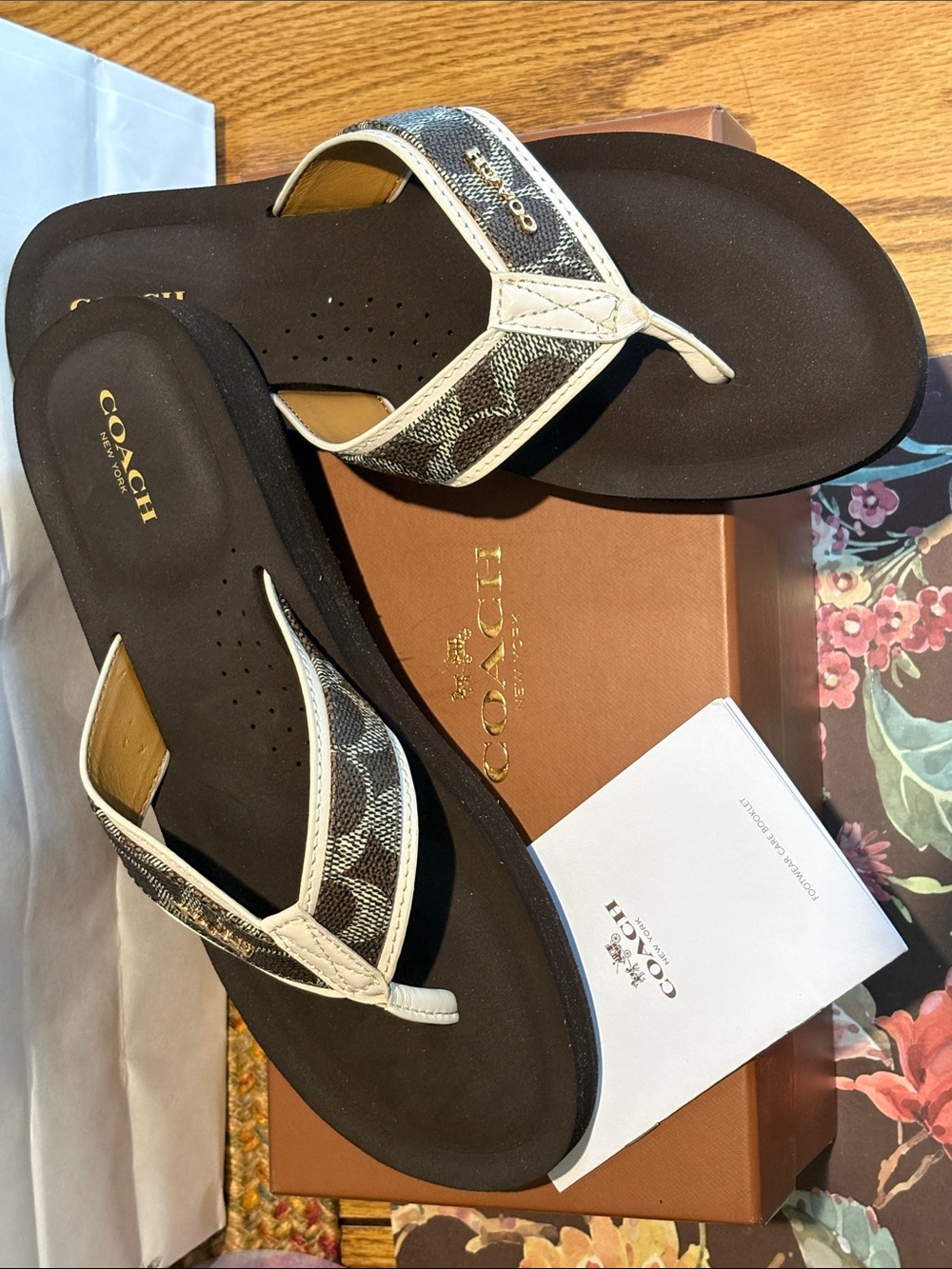 BNIB Coach “Judy” Signature Flip Flop Sandals